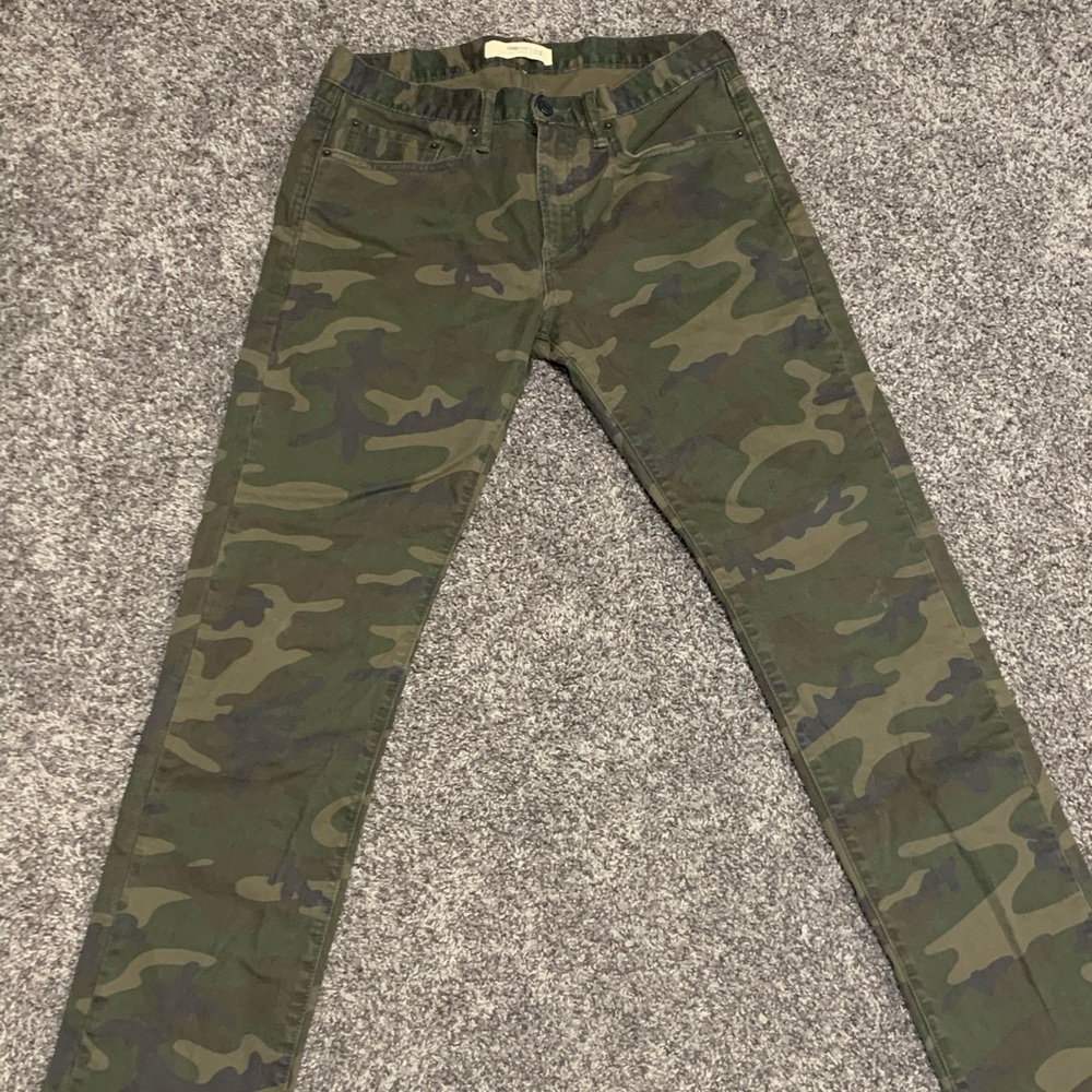 NEW🚨 GAP CAMO JEANS